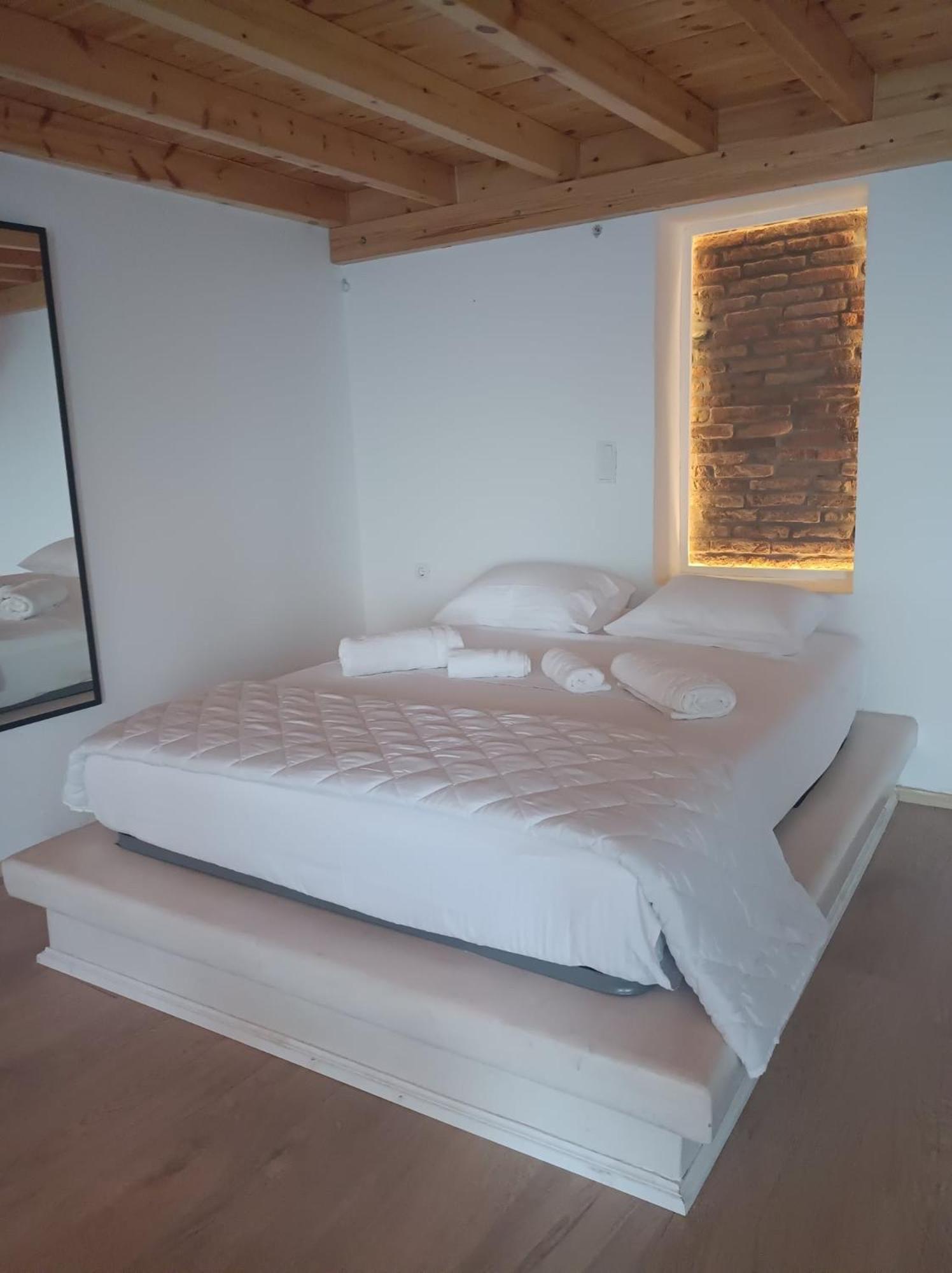 Michalelis Loft & Cave Apartment Plomari Exterior foto